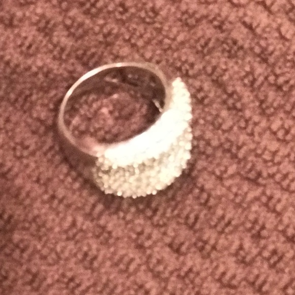 Ladies Stunning Sterling Silver & CZ Ring, Size 8 - Picture 4 of 8